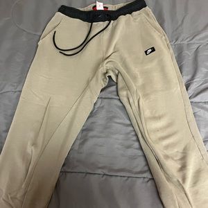 Nike sweatpants size M